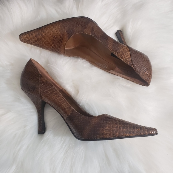 Style & Co. Snake texture leather heels - Picture 2 of 14